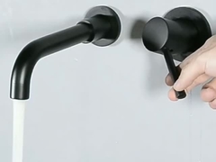 놋쇠로 만든 현대 만리장성은 단일의 핸들 독 믹서를 무광택 검정색 크롬 금 회색에 탑재했습니다